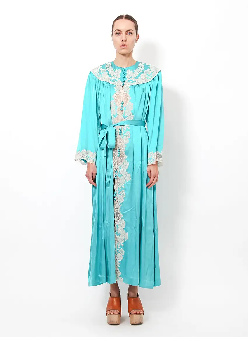 Négligé de satin | Authentique & Vintage