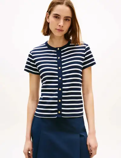 GOLD BUTTON SLIM SS TEE - T-shirts
