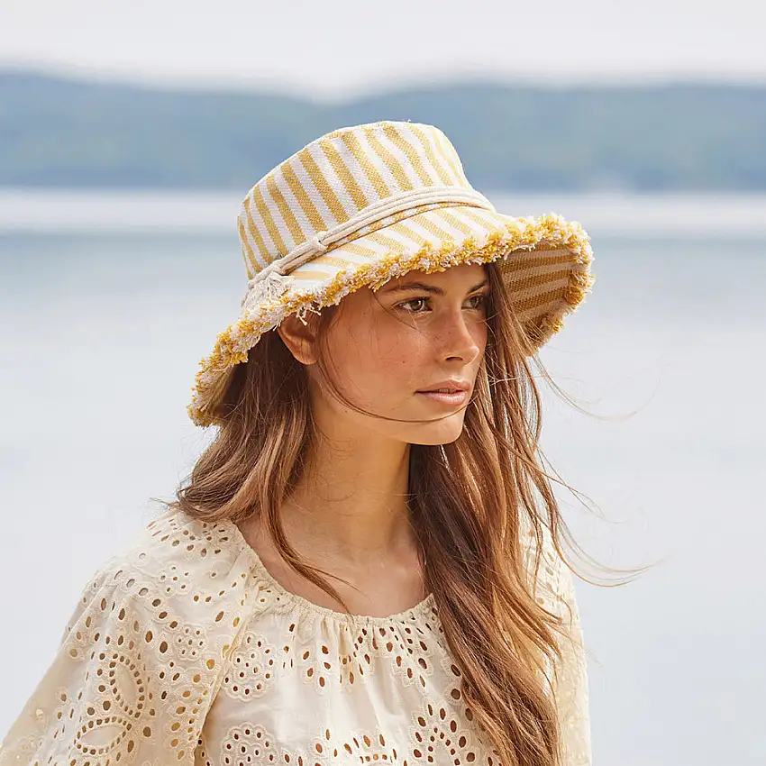 Chapeau Bob à Rayures en Coton crème-miel SEEBERGER