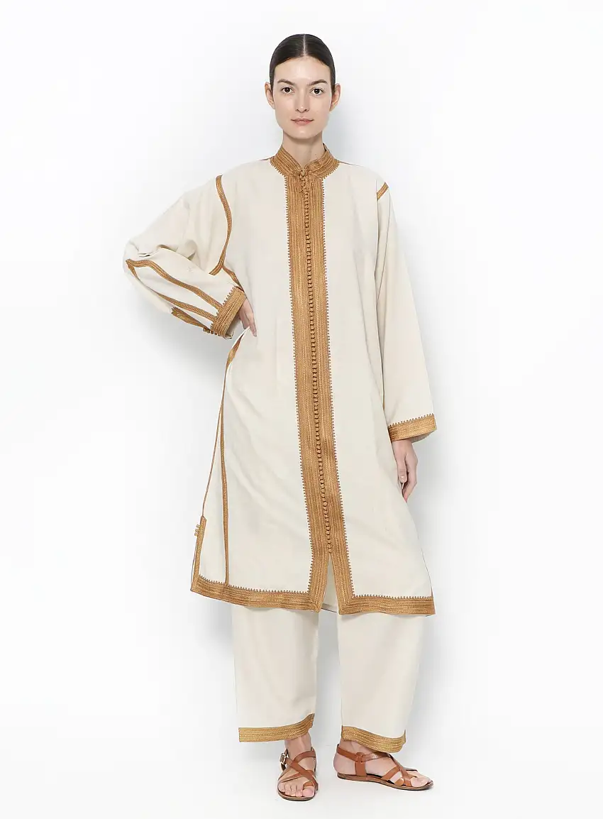 Authentique Ensemble Marocain en Lin Brodé Ivoire & Doré - Trésors du Monde