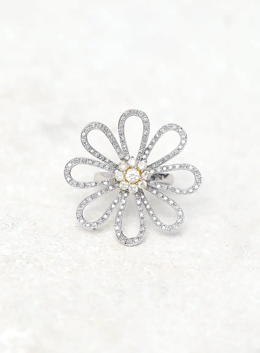 Bague Marguerite en Or 18k & Diamants | Authentique & Vintage
