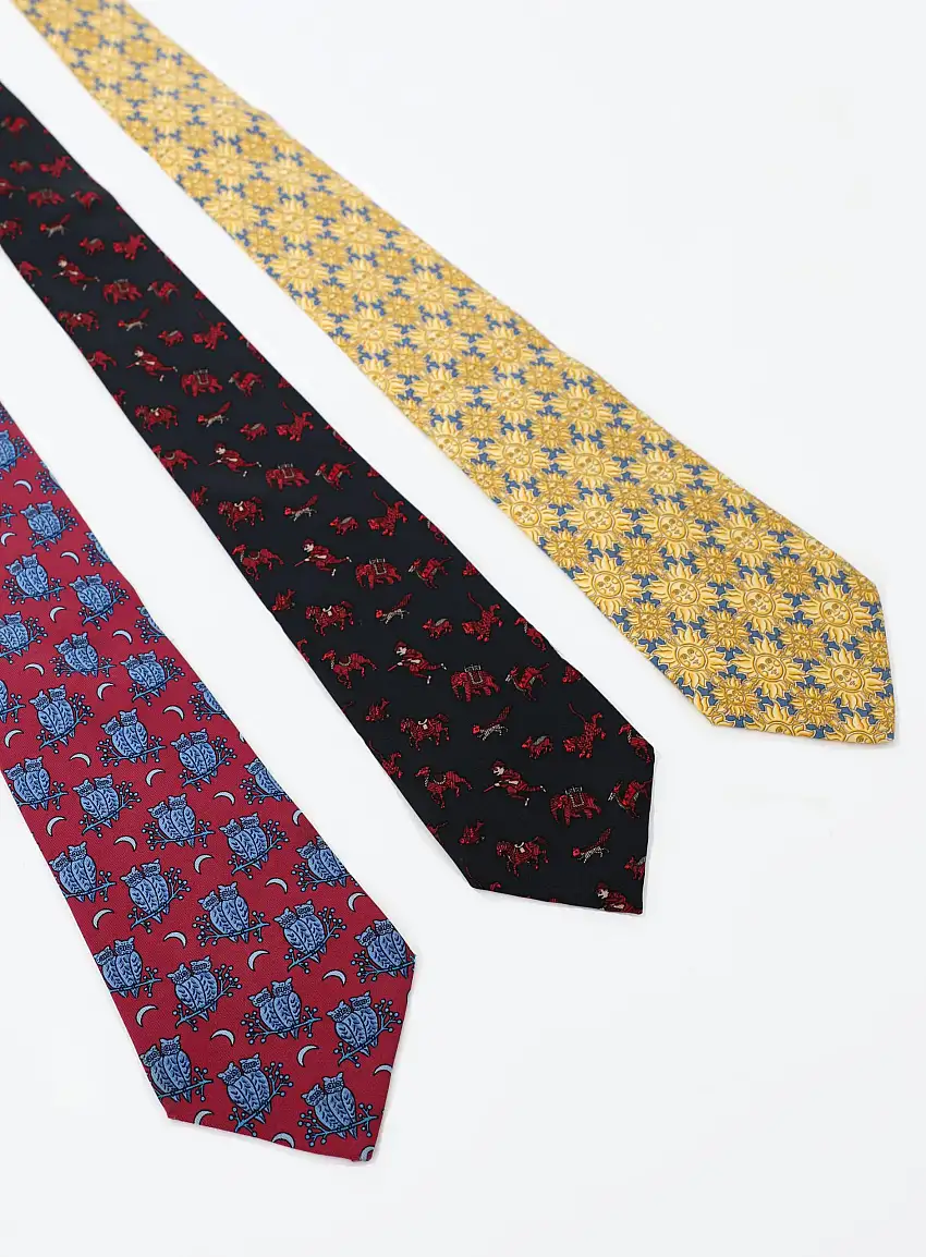 Trio de Cravates Vintage bleu, rouge, noir et jaune - Hermès