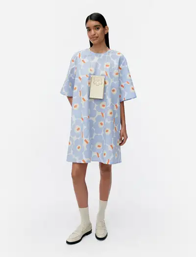 VOHVELI UNIKKO - Robes courtes