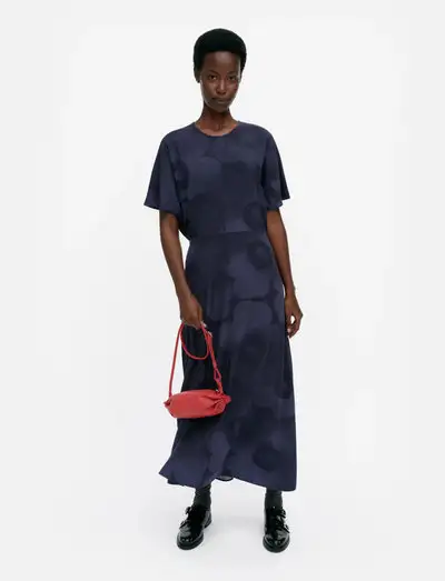 HELEÄ AKVARELLI UNIKKO - Robes midi